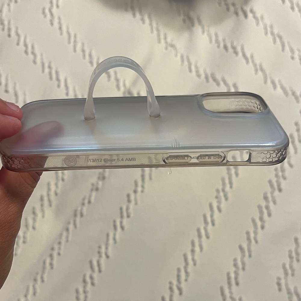 Loopy case - Picture 3 of 3